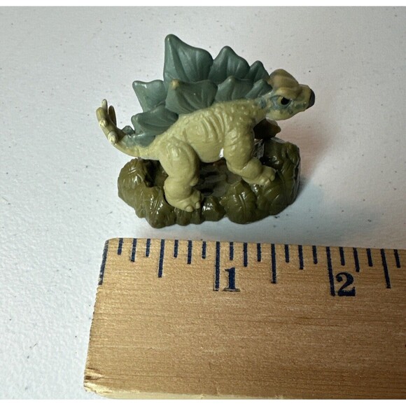 JURASSIC WORLD MINI STEGOSAURUS FIGURE 2020 Mattel - Picture 4 of 5